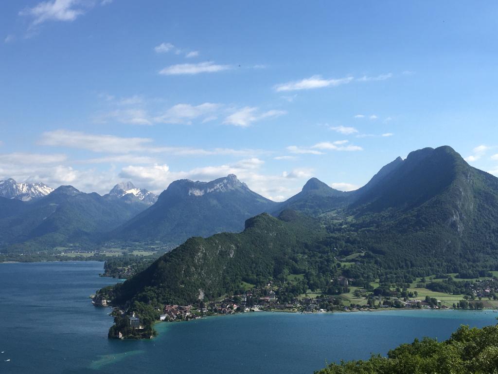 Horaires et tarifs location bateaux lac Annecy