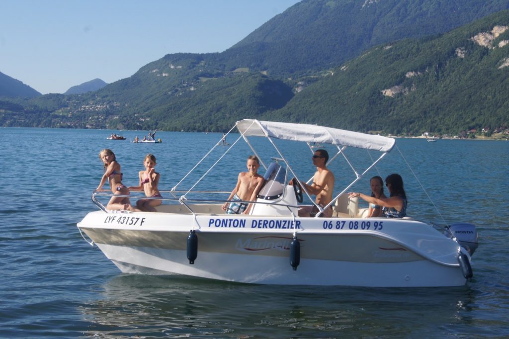 Location de bateaux avec et sans permis sur le lac d'Annecy